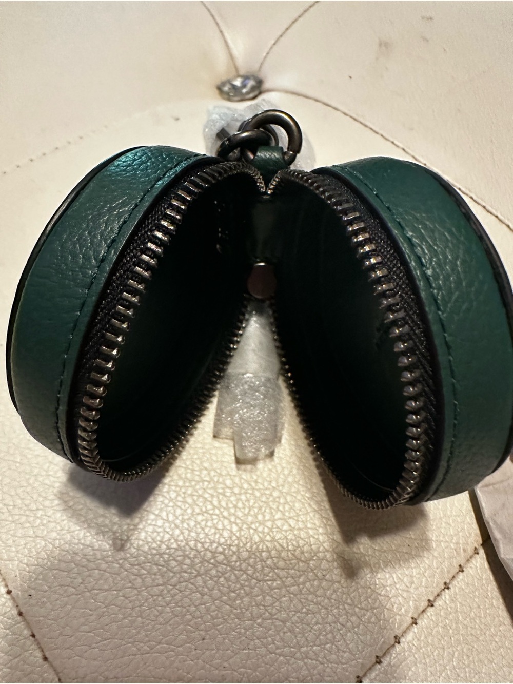 Coach Round Green Leather Multi Use Case with Keychain - Picture 4 of 6